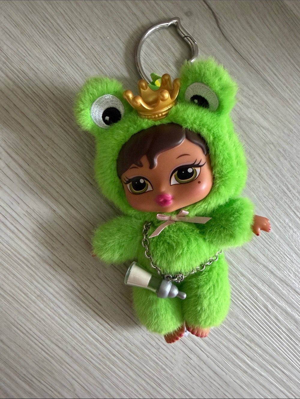 Bratzies Green Frog Plush Keychain Doll with Crown - Kids Toy